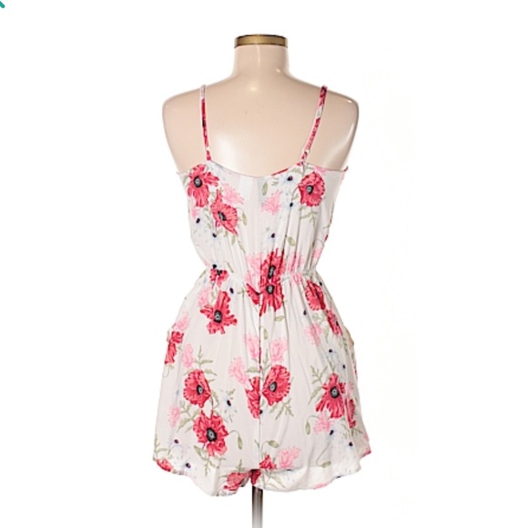 Floral romper 🌸 ☀️ - Picture 6 of 6